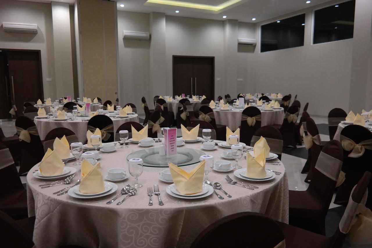 Amantis Hotel Demak Kültér fotó