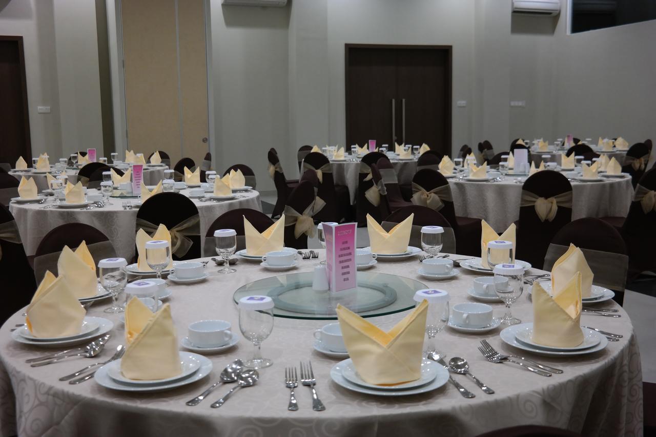 Amantis Hotel Demak Kültér fotó